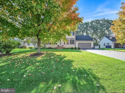 104 Windsock Way, New Holland, PA 17557