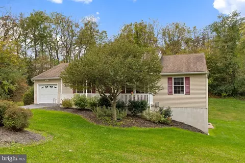 1240 Dridge Hill Rd, Lititz, PA 17543 photo 3