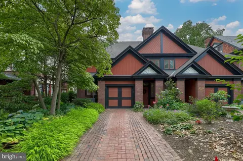 241 N Charlotte St, Lancaster, PA 17603