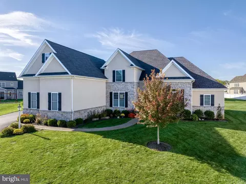 9 Alexa Dr, Lititz, PA 17543 photo 2