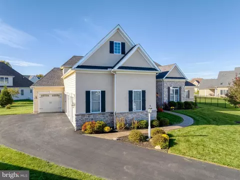 9 Alexa Dr, Lititz, PA 17543 photo 3