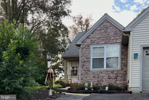 84 Hawk Valley Ln, Denver, PA 17517