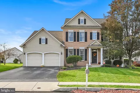 127 Charlan Blvd, Mount Joy, PA 17552