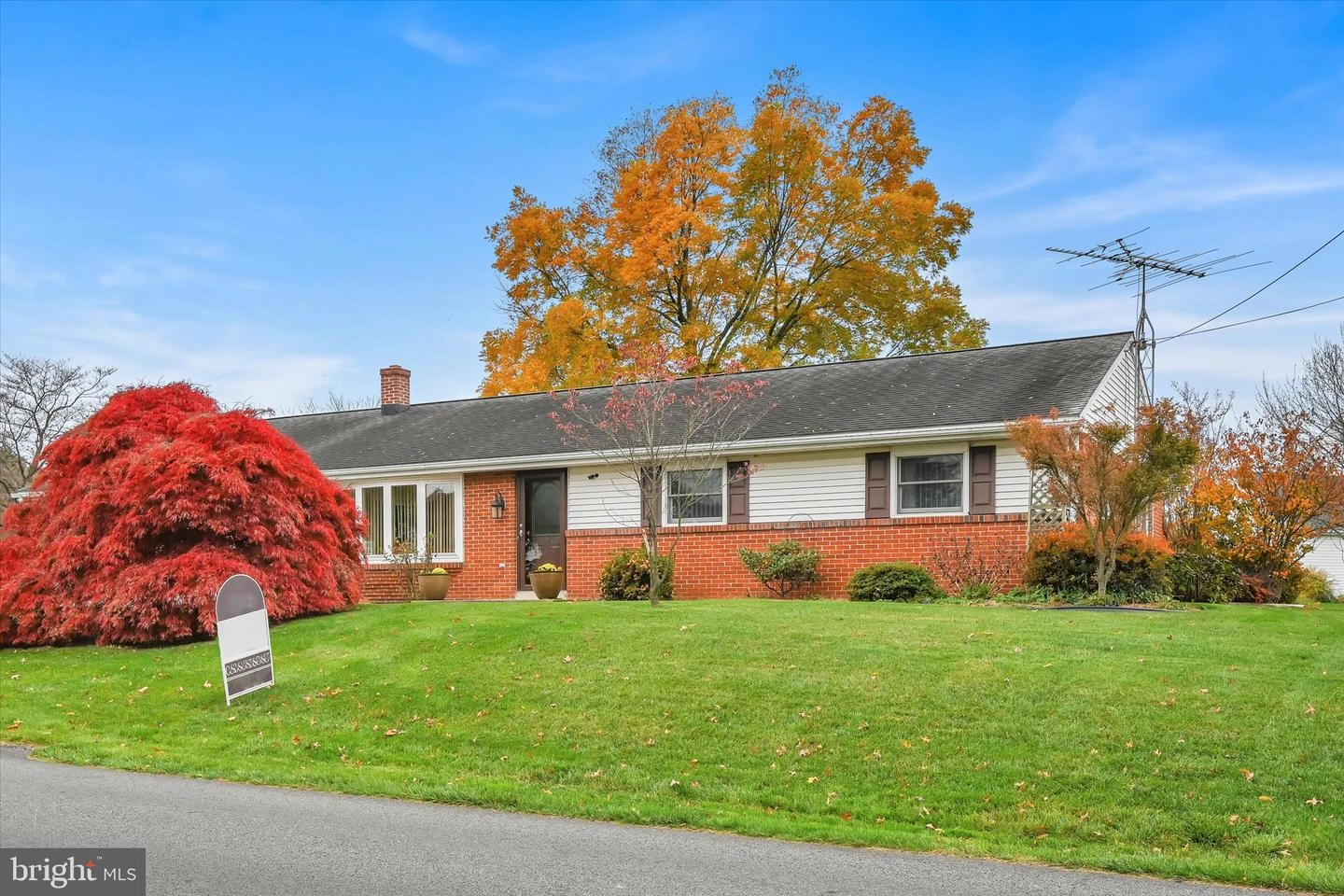 630 Pine Hill Rd, Lititz, PA 17543 photo 3