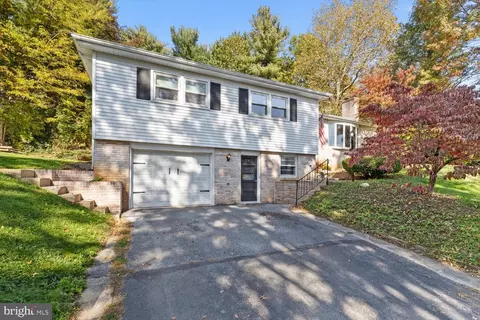 407 Orchard Ln, Manheim, PA 17545