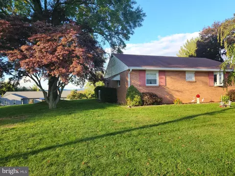 1523 Hollywood Ave, Lititz, PA 17543 photo 3
