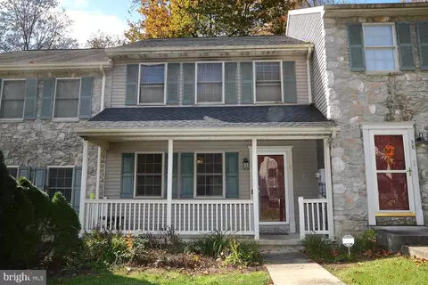 40 Deep Hollow Ln, Lancaster, PA 17603