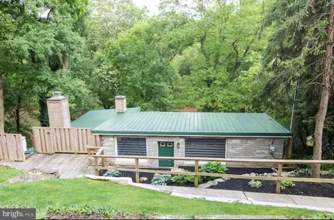 174 Pinetown Rd, Leola, PA 17540