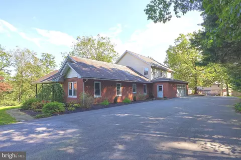 1156 Steinmetz Rd, Ephrata, PA 17522