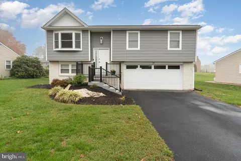 14 S Oak St, Lititz, PA 17543