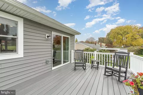 14 S Oak St, Lititz, PA 17543 photo 9