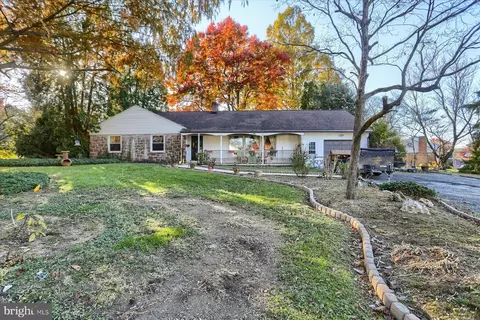 100 Westbrook Dr, Lancaster, PA 17603