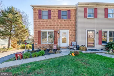 50 W Oak St, Elizabethtown, PA 17022