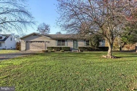43 Angela Dr, Elizabethtown, PA 17022