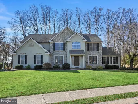 190 Hostetter Ln, Lancaster, PA 17602