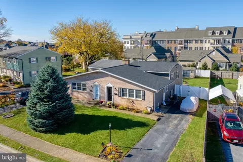 450 Fort Ross Ave, Lititz, PA 17543 photo 3