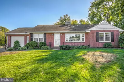 1010 Bluegrass, Lancaster, PA 17601
