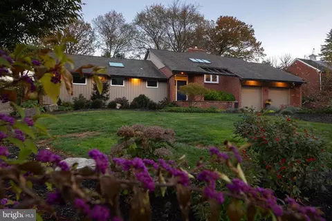 21 N Bausman Dr, Lancaster, PA 17603