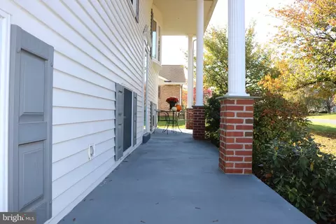 213 Audrey Dr, Lititz, PA 17543 photo 3