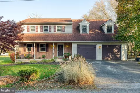 10 Creek Rd, Reinholds, PA 17569
