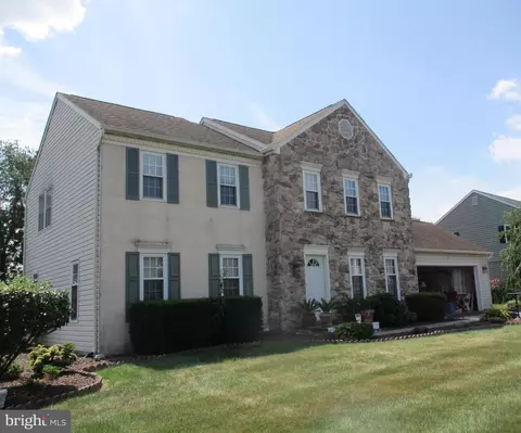 1007 Shadowstone Dr, Lancaster, PA 17603