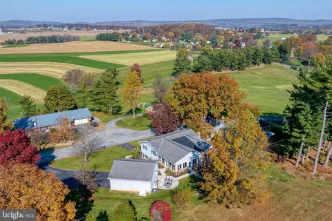 433 Orchard Ln, Manheim, PA 17545