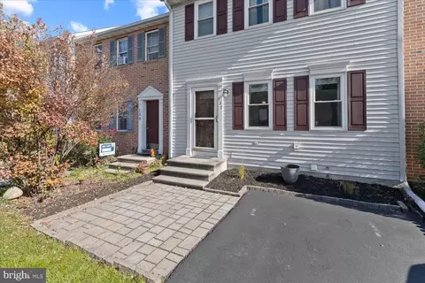 137 Sherfield Ct, Elizabethtown, PA 17022