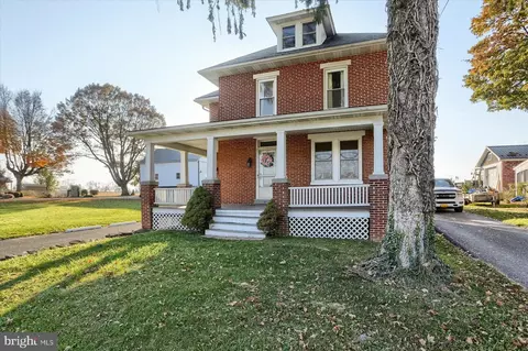 1738 Lampeter Rd, Lancaster, PA 17602