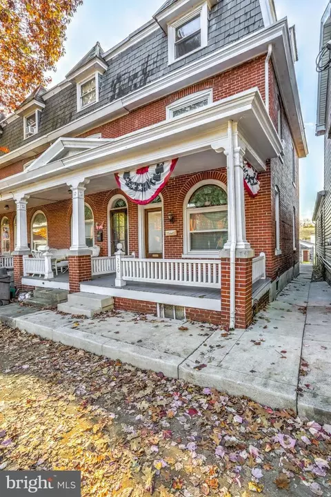 220 W Main St, Ephrata, PA 17522