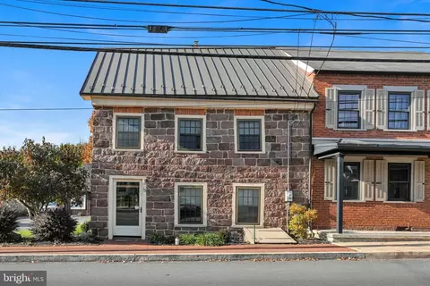 13 S Reamstown Rd, Stevens, PA 17578