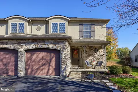 18 Eagle Dr, Ephrata, PA 17522