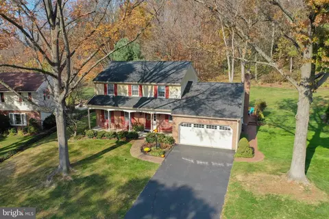 2347 Hancock Dr, Lancaster, PA 17601