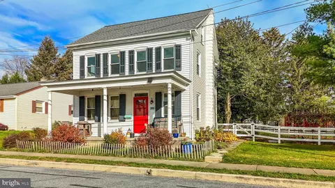 6137 Carpenter St, East Petersburg, PA 17520