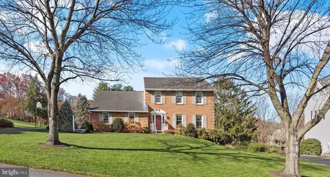 8 Japonica Dr, Lititz, PA 17543