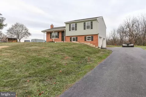 111 Trail Rd S, Elizabethtown, PA 17022