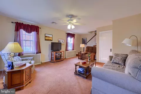 448 S Walnut St, Lititz, PA 17543 photo 8