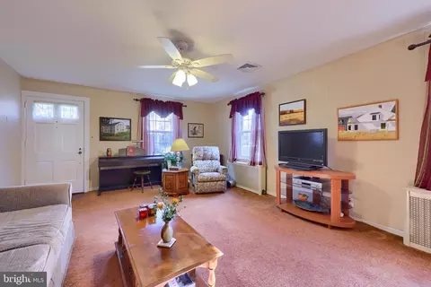 448 S Walnut St, Lititz, PA 17543 photo 6