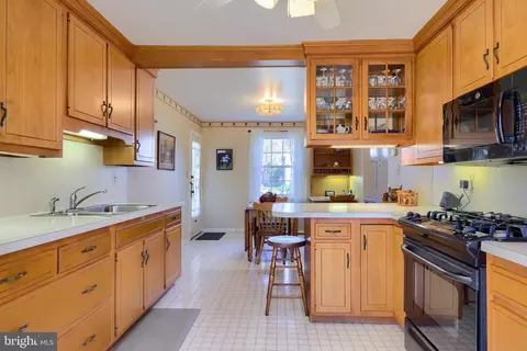 448 S Walnut St, Lititz, PA 17543 photo 13
