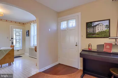 448 S Walnut St, Lititz, PA 17543 photo 5