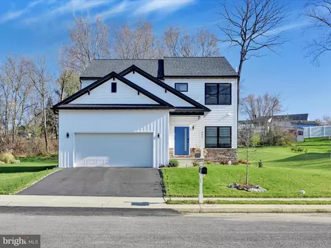 661 N Pier Dr, Lancaster, PA 17603