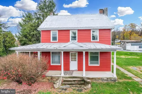 215 Falmouth Rd, Bainbridge, PA 17502