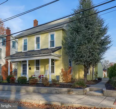 119 N Market St, Mount Joy, PA 17552