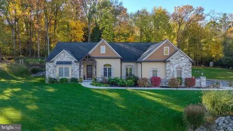 144 Meadow Ln, Lancaster, PA 17601
