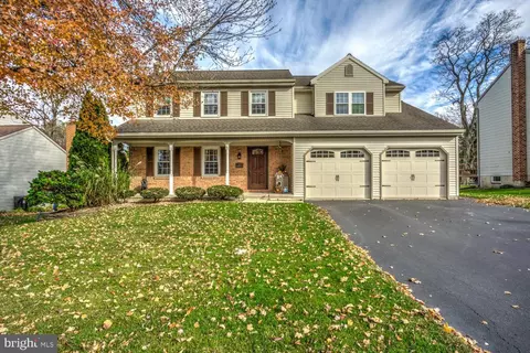 23 Market View Dr, Ephrata, PA 17522