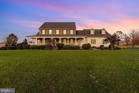 445 W Newport Rd, Lititz, PA 17543