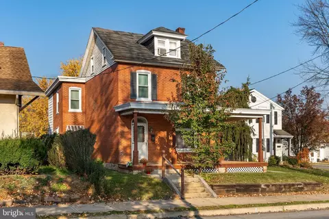 124 N 6th St, Denver, PA 17517