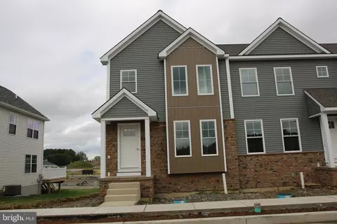 43 Coastal Ave, Ephrata, PA 17522
