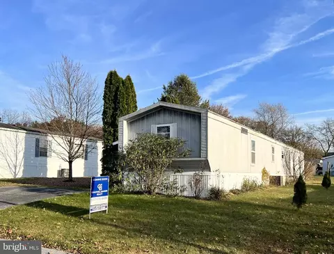 44 Christy Ln, Lititz, PA 17543 photo 4