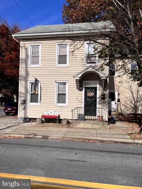 27 W Orange St, Lititz, PA 17543 photo 5