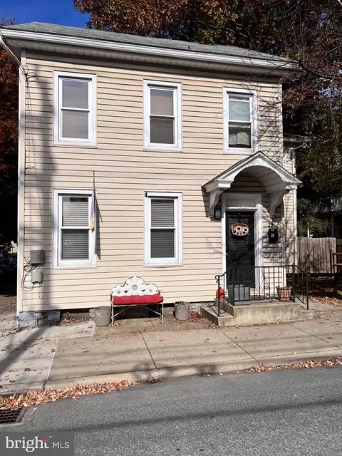 27 W Orange St, Lititz, PA 17543 photo 4